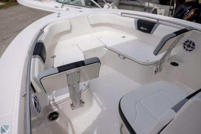 New 2024 Robalo R200 for sale